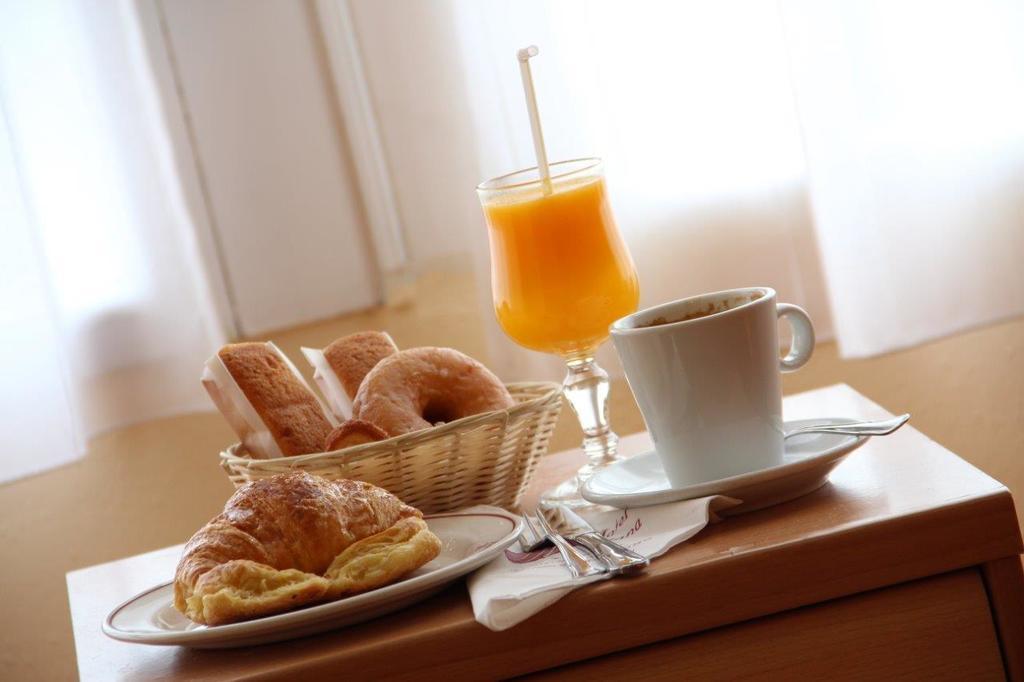 Hostal Europa Pension Ирун Экстерьер фото