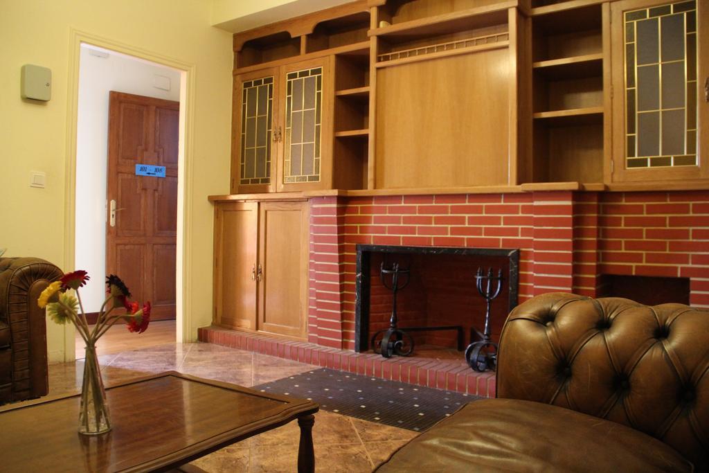 Hostal Europa Pension Ирун Экстерьер фото