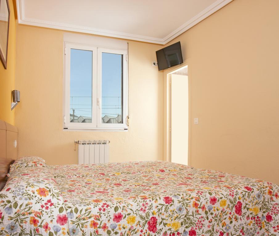 Hostal Europa Pension Ирун Экстерьер фото