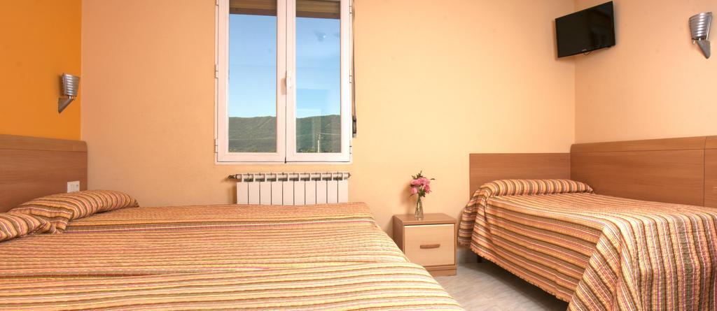 Hostal Europa Pension Ирун Экстерьер фото