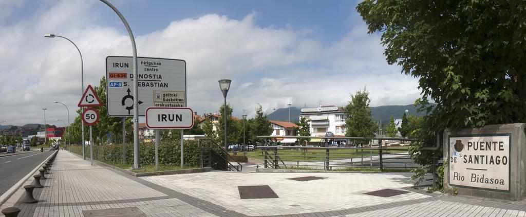 Hostal Europa Pension Ирун Экстерьер фото
