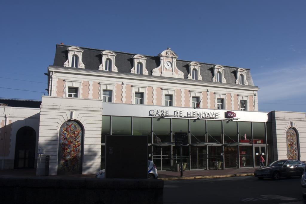 Hostal Europa Pension Ирун Экстерьер фото